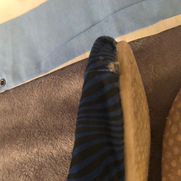 Toms black and blue striped size 7 - Picture 4 of 4